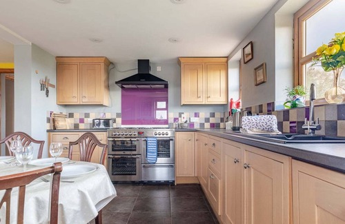 Sea Palling House | Great for families. 5* Secluded house a short walk from unspoilt sandy beaches.