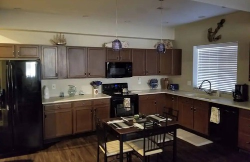 Johnstown Apartment | Great Garden Level Apartment with Mountain Views