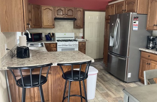 Howard House | Great Home for Golfers - 5 minutes to Apple Valley Golf Course.