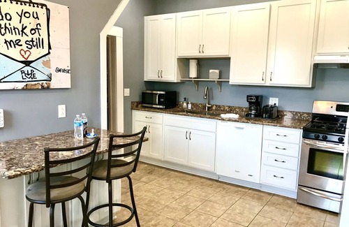 La Salle House | Great Homebase Bungalow - 10 Mins to Starved Rock!