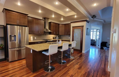 Inglewood House | Great house in Inglewood, walking distance to Zoo, Downtown, Restaurants