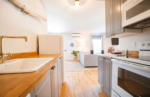 New Castle Apartment | Great Island Inn - King Studio Apt - Patio View