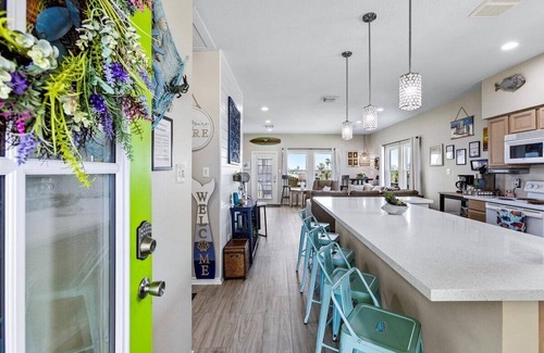 Surfside Beach House | Great Location, Fenced Yard, Pet Friendly! Low Rate!
