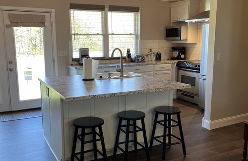 Shell Knob House | Great Location near Shell Knob bridge with large fenced yard for kids!