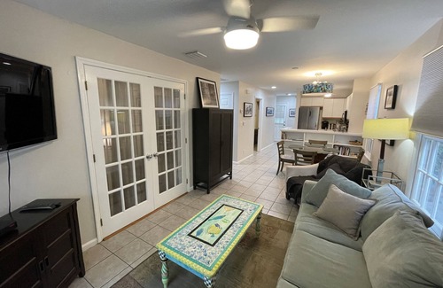 Downtown Condo | Great Location- Remodeled Condo- Old Town-Truman Annex Close to all attractions