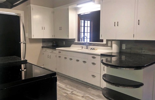 Hot Springs House | Great Location! Walk to Oaklawn Resort