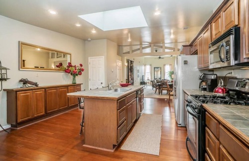 Northville Condo | Great loft in the heart of downtown Northville