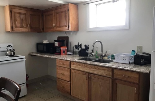 Lawrence Apartment | Great one-bedroom basement apt., near KU and restaurants!