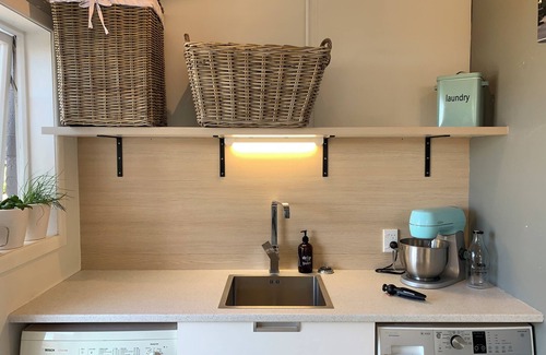 St. Clair House | Great opportunity to experience the Amazing St Clair Beach and Esplanade