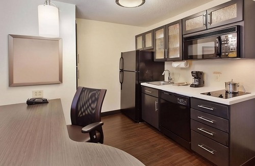 Somerset Hotel | Great Relaxing Overnight Stay! 2 Relaxing units await. Near Billy Bob's Texas