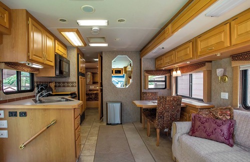 Buffalo City House | Great RIver Road Class A RV with campsite and full hookup on Mississippi backwaters