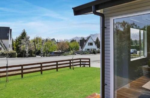 Lake Tekapo House | "Great Scott" Great spot your Tekapo Retreat