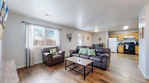 Brighton Apartment | Great Two King Bed Rooms Near Airport Ideal Stay