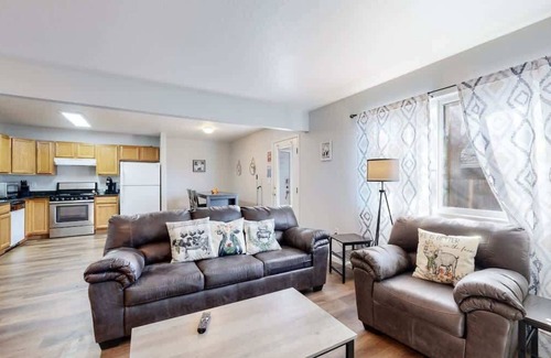 Brighton Apartment | Great Two King Bedroom Spot Close to the Airport