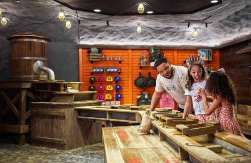 I-435 West KC-KS Resort | Great Wolf Lodge Kansas City