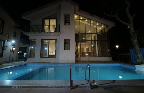 St.Stanislaus Villa Villa | Greay Wood Villa