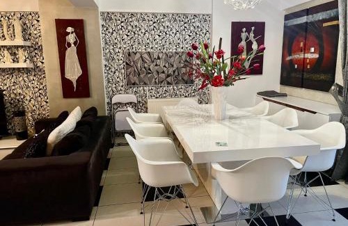 Agioi Anargyroi-Kamatero Apartment | Greek hospitality