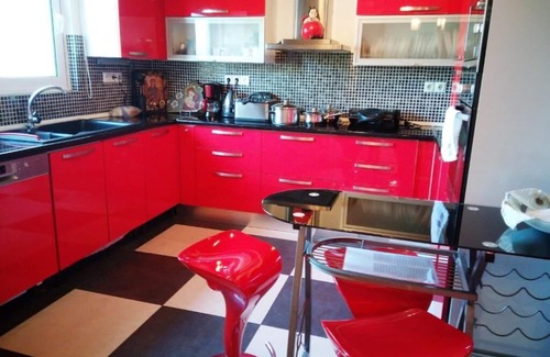 Agioi Anargyroi-Kamatero Apartment | Greek Hospitality