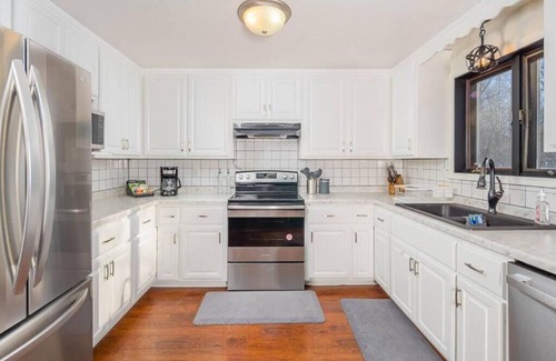 Green Bay Condo | Green Bay Cozy Home