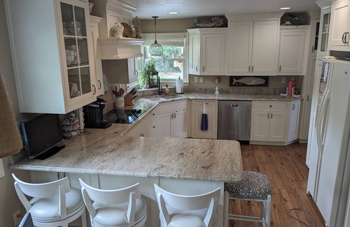 Howard House | Green Bay Home, 6 minutes from Lambeau Field
