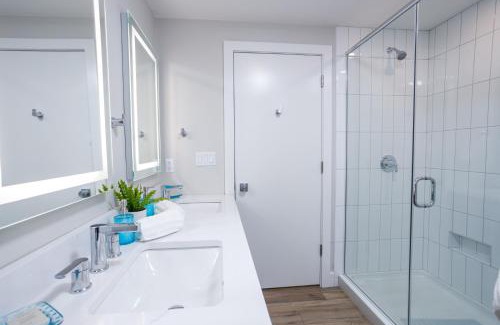 Ashwaubenon House | Green Getaway by Simple Life Rentals