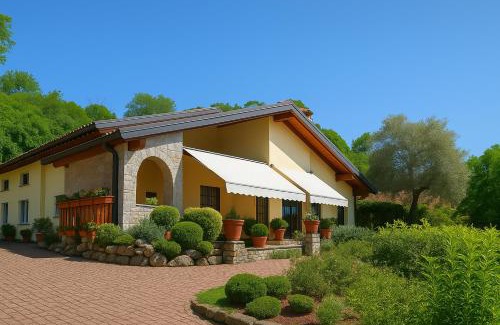 Besozzo Villa | Green Hill Property