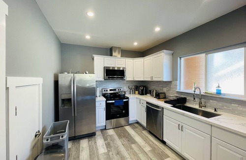 Phinney Ridge House | Green Lake 1st Line Lake View Home A with Central Air Conditioners