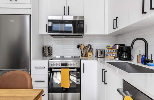 Roosevelt House | Green Lake 2B2B, A/C, close to UW & Lightrail