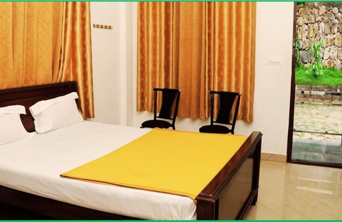 Maraiyur Hotel | Green Mount Residency