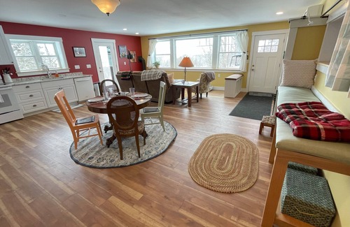 Hinesburg Cottage | Green Mountain Carriage House with Beautiful Views