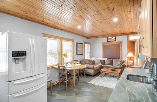 Mount Holly House | *Green Mountain Haven*/HotTub/Dog Friendly/Games