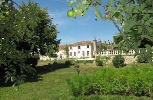 Champagne-et-Fontaine Cottage | Green Perigord, house, historical monument, 6 rooms, heated pool, tennis court