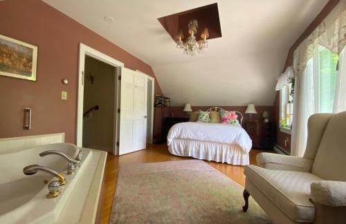 Guilford Bed & Breakfast | Green River Bridge Inn