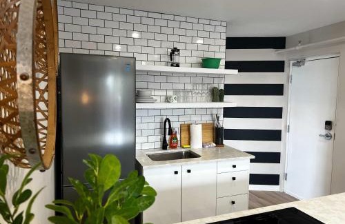 Downtown Apartment | Green Room Calm Studio Stunning Downtown Views, Unit 8