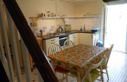 Castelnau-d'Auzan Cottage | Green Shutters Gite In SW France. Village Location. Heated Swimming Pool.
