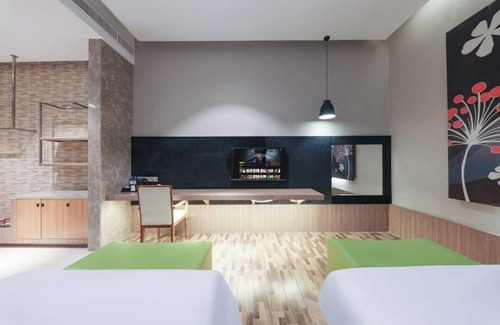 Longhua District Hotel | Green Union Hotel North Station