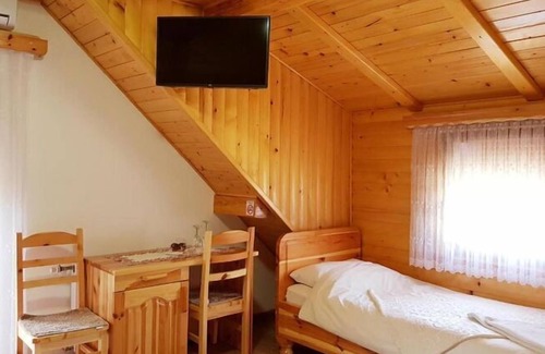 Jezerce Apartment | Green Valley Guesthouse in Jezerce