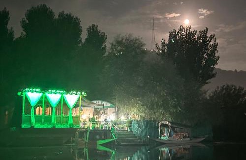 Dal Lake Hotel | Green view group of houseboats