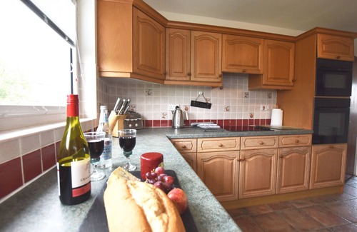 St Davids Cottage | GREENFIELDS, pet friendly, country holiday cottage in St Davids