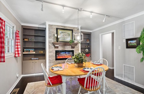 Greensboro House | Greensboro Golf Getaway - 9 Mi to Downtown!
