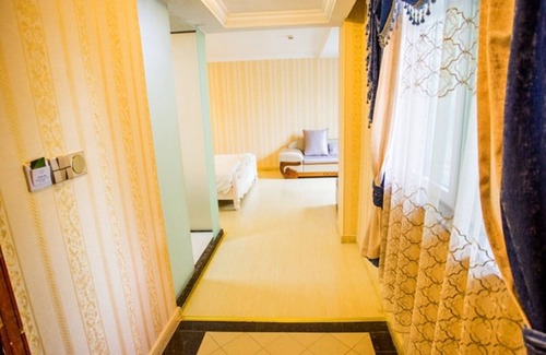 Qingpu District Hotel | GreenTree Inn HuaiAn QingPu District Huaihainan Road Express Hotel