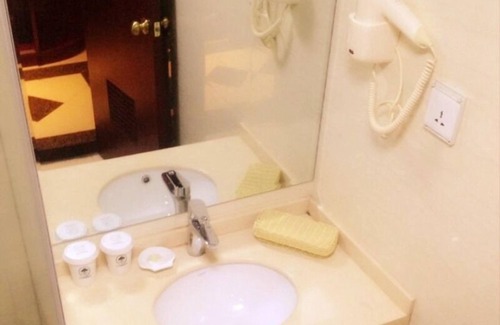 Xiang Cheng District Hotel | GreenTree Inn Suzhou Taiping Town High-speed North Station Express Hotel
