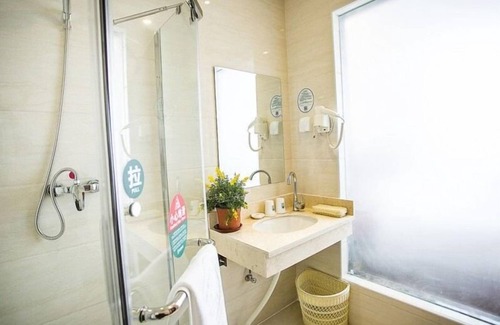 Jinnan Qu Hotel | GreenTree Inn TianJin Jinnan XianShuiGu Nanhuan Road Express Hotel