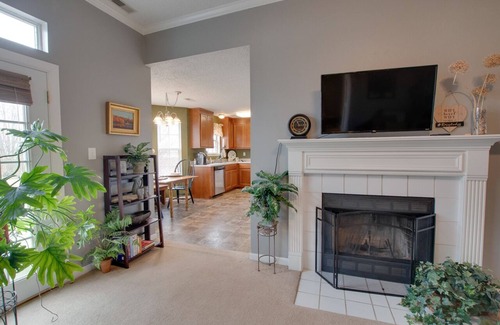 Madison House | Greenway Access, Research Park and Bridge Street Shopping in Minutes