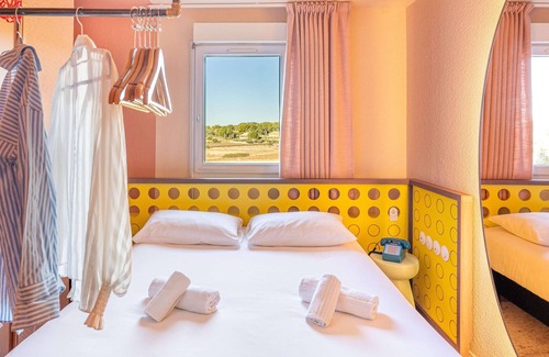 Estezargues Hotel | Greet Hotel Pont Du Gard Route D'Avignon