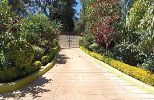 Meru House | Greton Holiday Villa