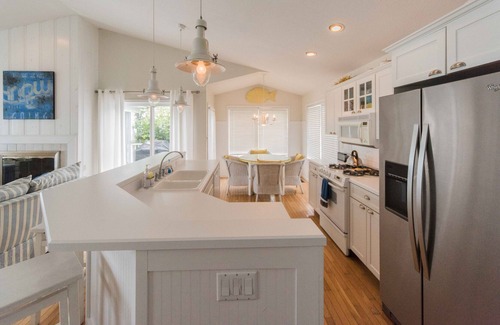 Gilbertsville House | Grey Gables on Kentucky Lake | JZ Vacation Rentals