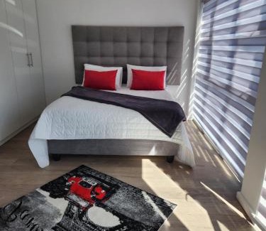 Durbanville House | Grey House is a self catering unit with no loadshedding