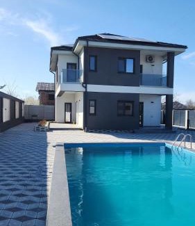 Petrachioaia Villa | Grey House