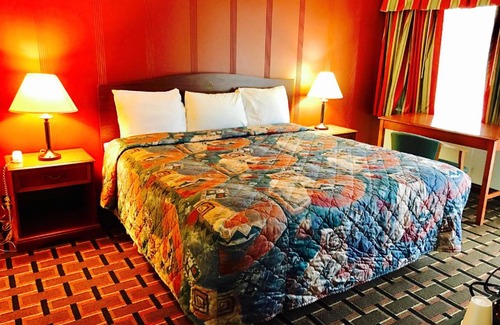 Hillsboro Hotel | Greystone Motel